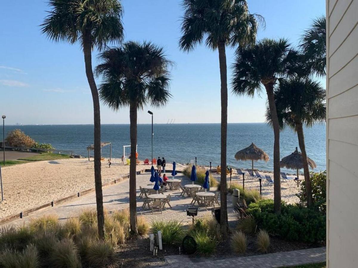 Bay Views From Your Balcony Beach Resort Tampa Extérieur photo