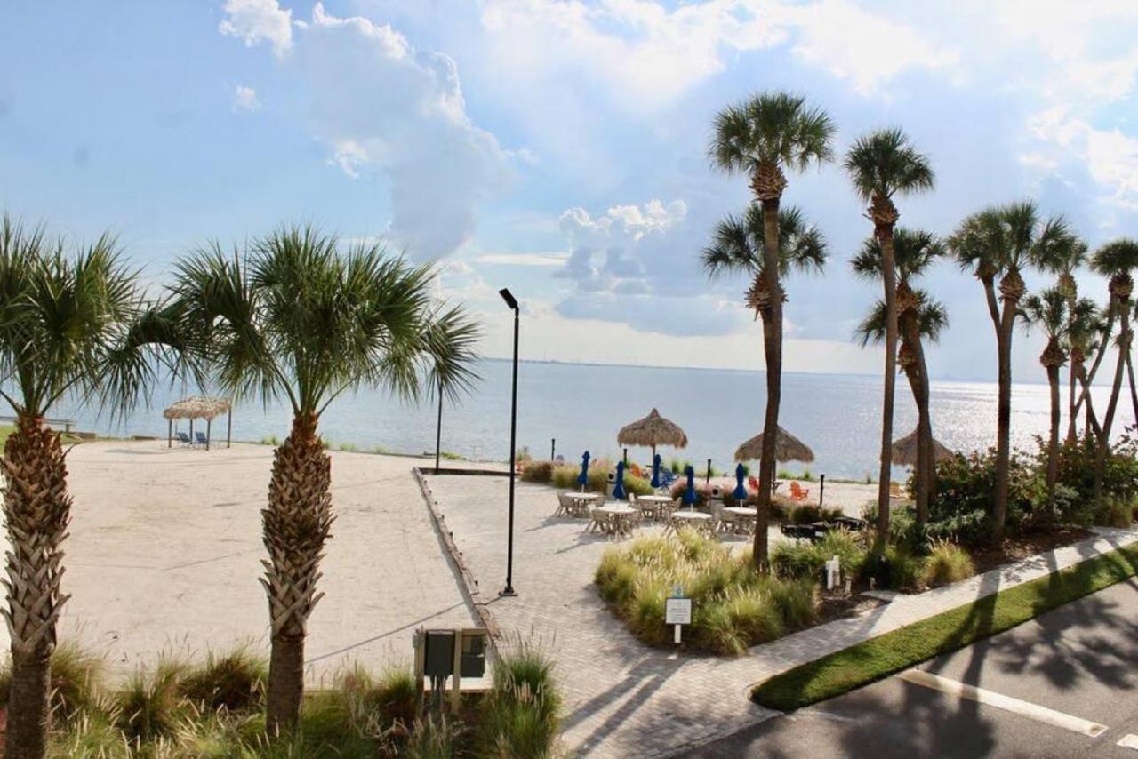 Bay Views From Your Balcony Beach Resort Tampa Extérieur photo