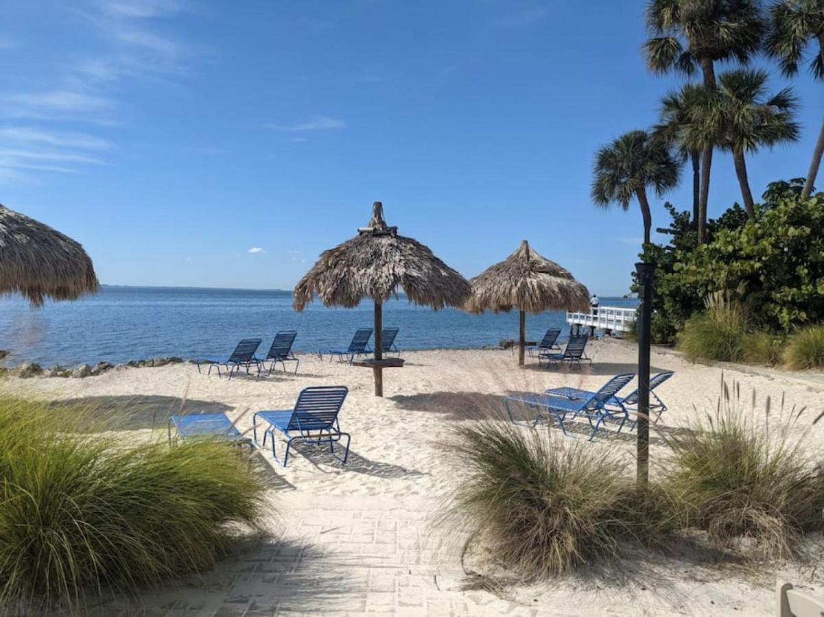 Bay Views From Your Balcony Beach Resort Tampa Extérieur photo