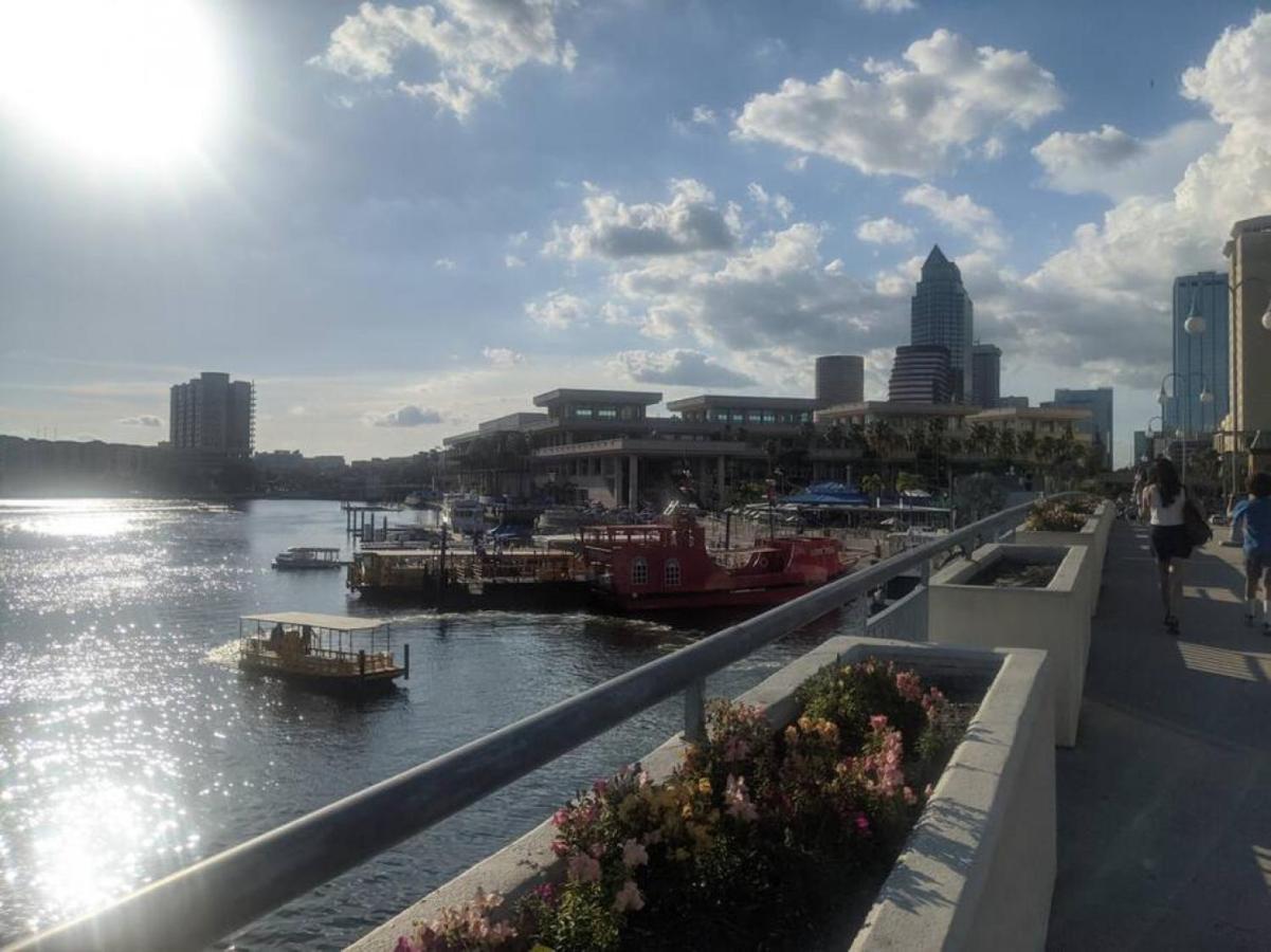 Bay Views From Your Balcony Beach Resort Tampa Extérieur photo