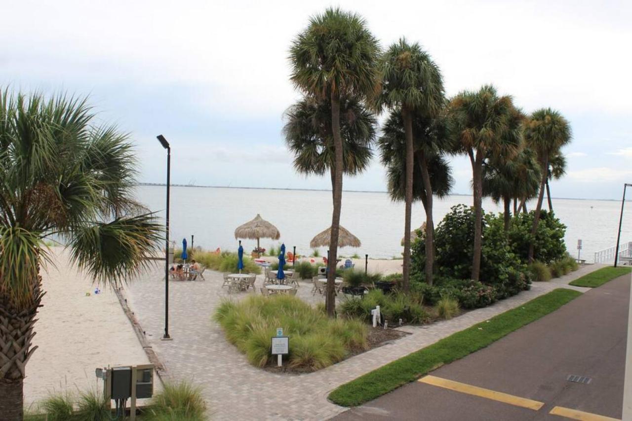 Bay Views From Your Balcony Beach Resort Tampa Extérieur photo