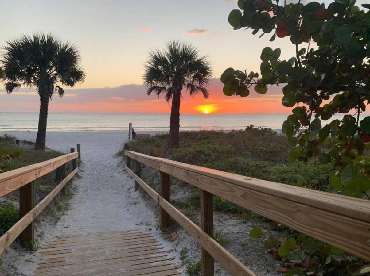 Bay Views From Your Balcony Beach Resort Tampa Extérieur photo