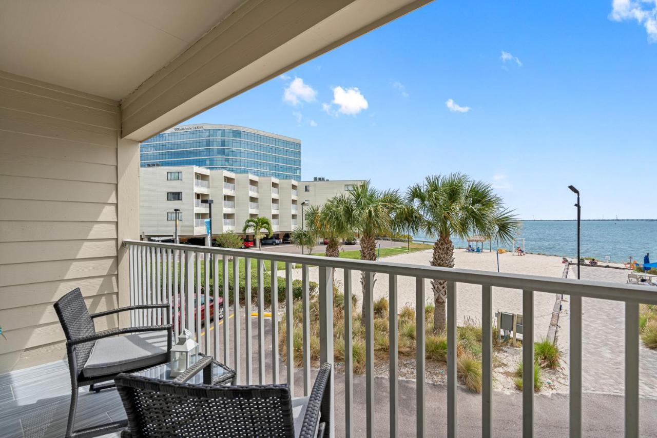 Bay Views From Your Balcony Beach Resort Tampa Extérieur photo