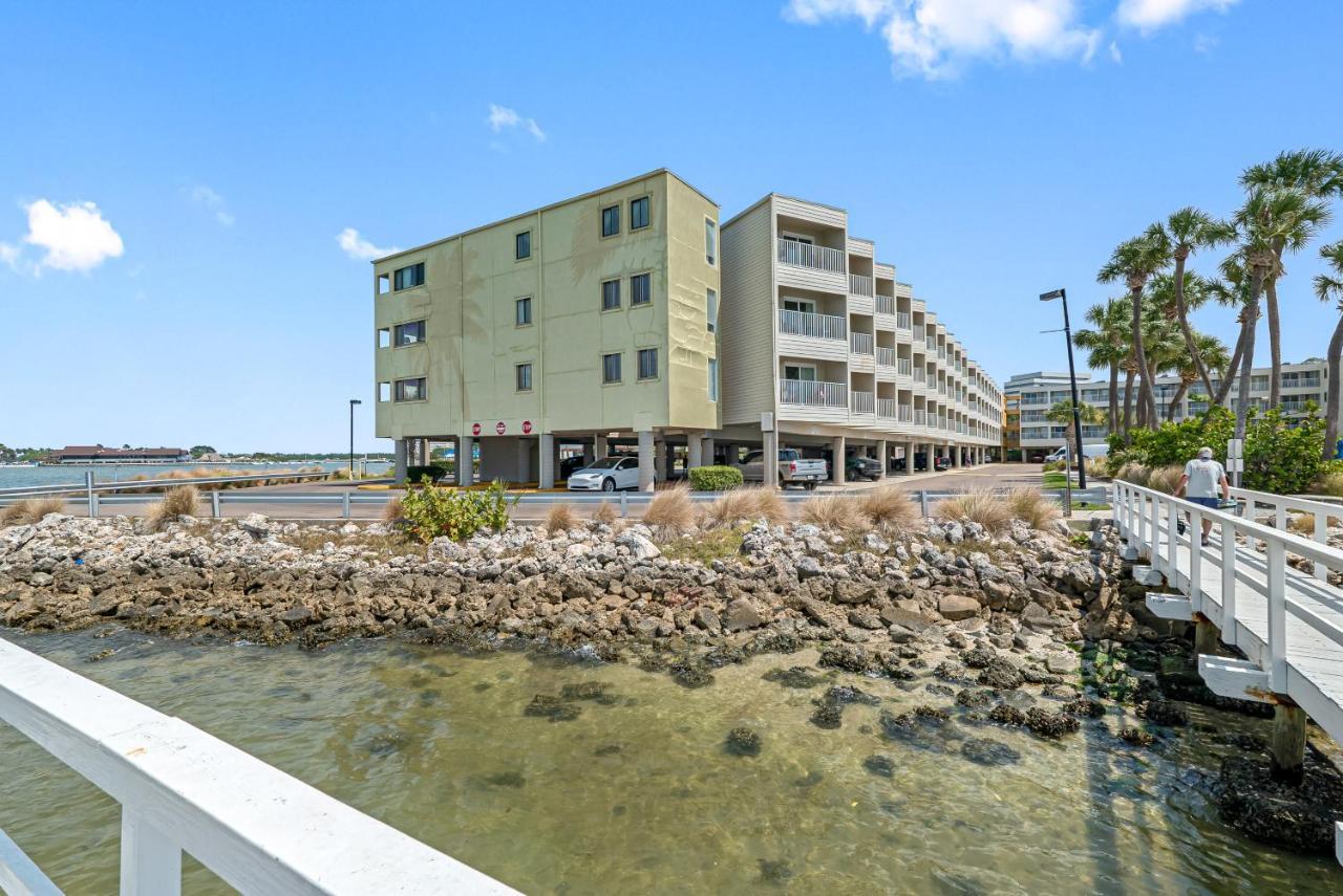 Bay Views From Your Balcony Beach Resort Tampa Extérieur photo